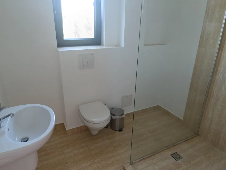 Vila 4 camere in Snagov, suprafata utila 240 mp, suprafata teren 1100 mp. - foto 21