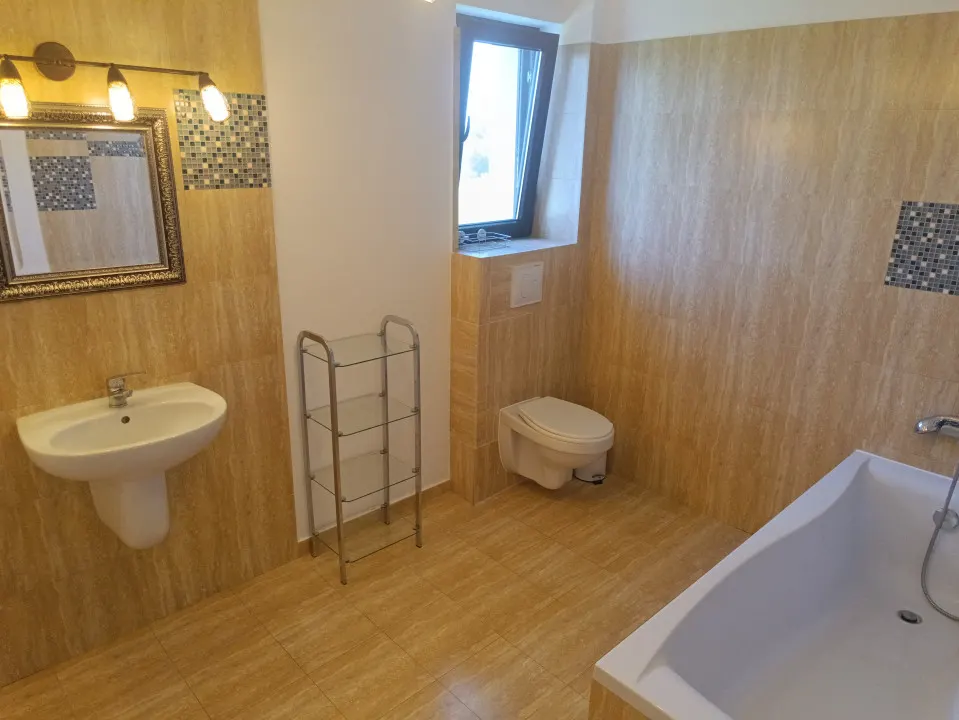 Vila 4 camere in Snagov, suprafata utila 240 mp, suprafata teren 1100 mp. - foto 7