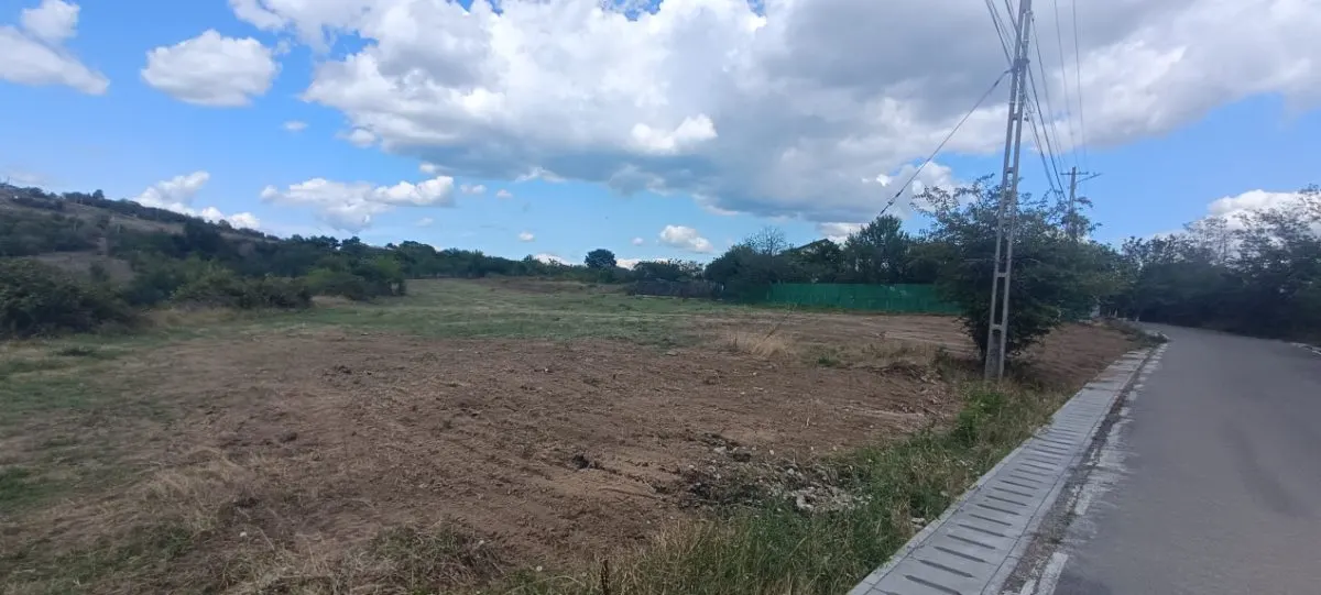 Oportunitate imobiliara, teren 5600 mp in Baicoi, zona Liliesti. - foto 4