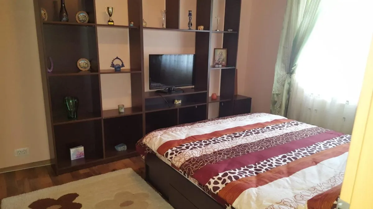 Vila  5 camere  , in Ploiesti, zona 8 Martie. - foto 14