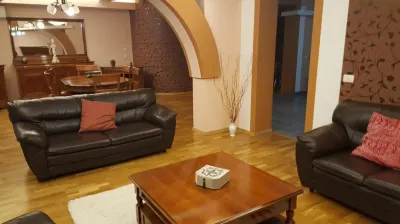 Vila  5 camere  , in Ploiesti, zona 8 Martie. - foto 3