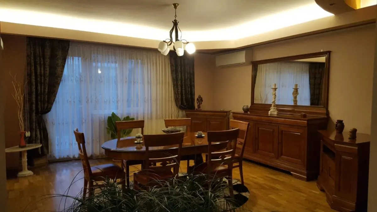 Vila  5 camere  , in Ploiesti, zona 8 Martie. - foto 5