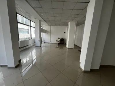 Spatiu de birouri  90mp in Ploiesti, zona Ultracentral. - foto 4
