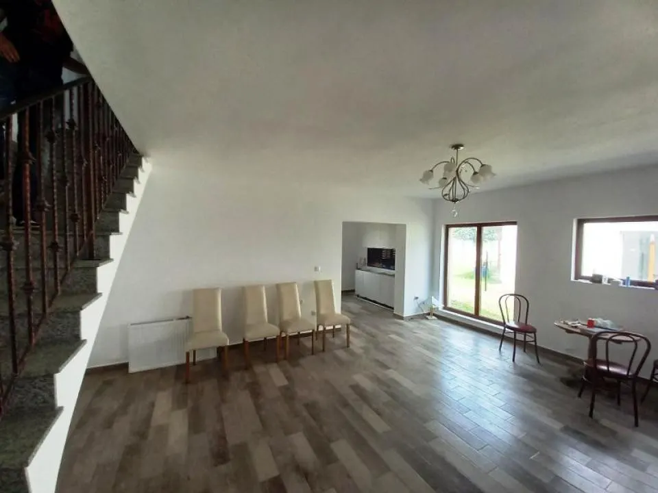 Casa 4 camere in duplex  la  Strejnic. - foto 25