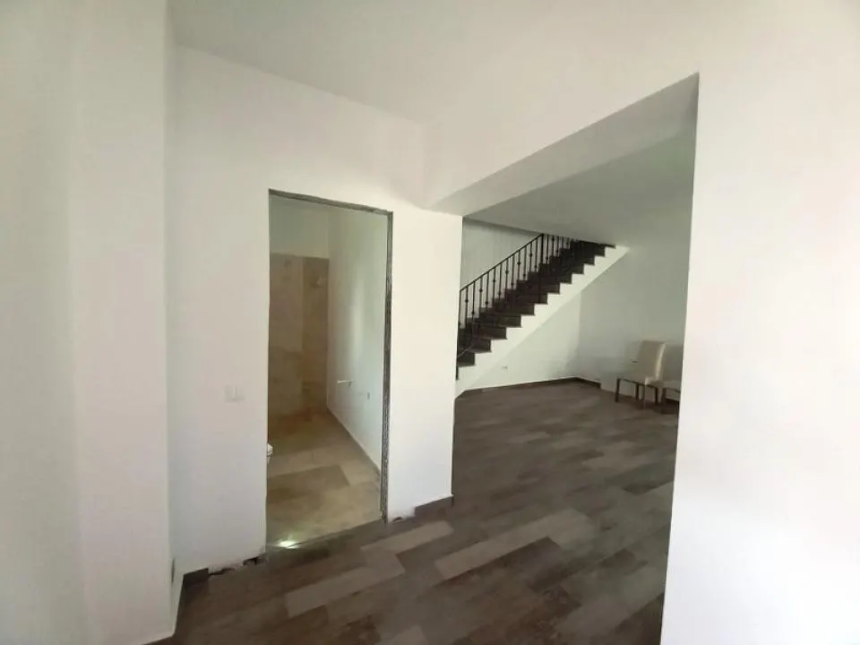 Casa 4 camere in duplex  la  Strejnic. - foto 8