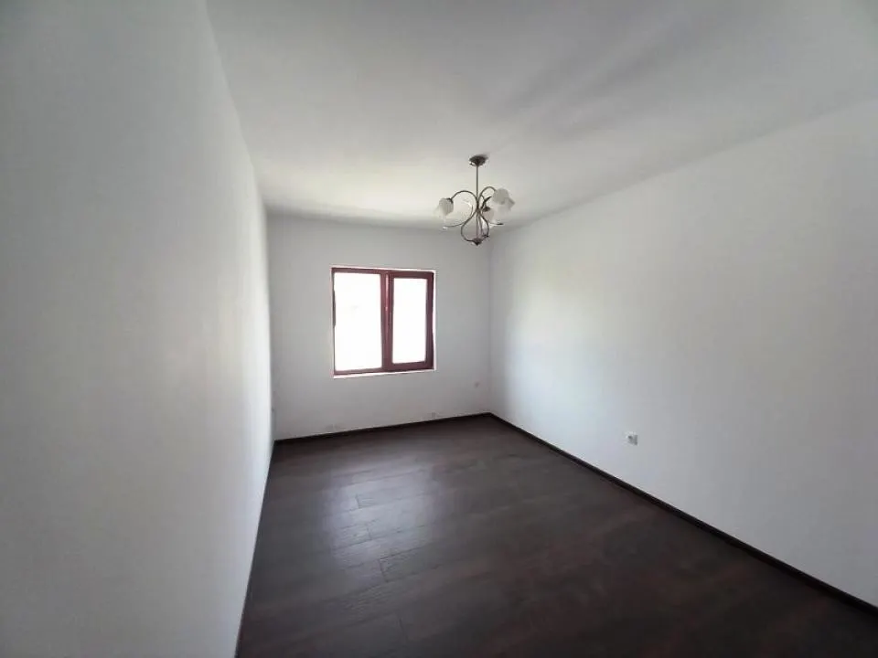 Casa 4 camere in duplex  la  Strejnic. - foto 9