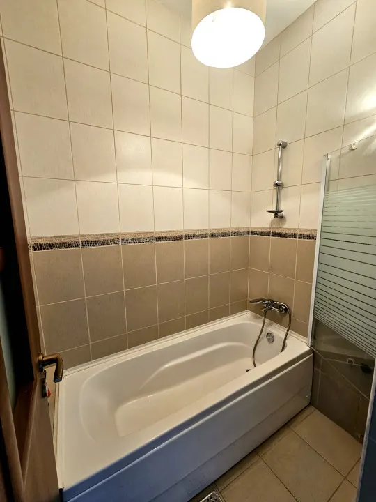 Apartament de inchiriat in Otopeni, zona Fermei. - foto 11