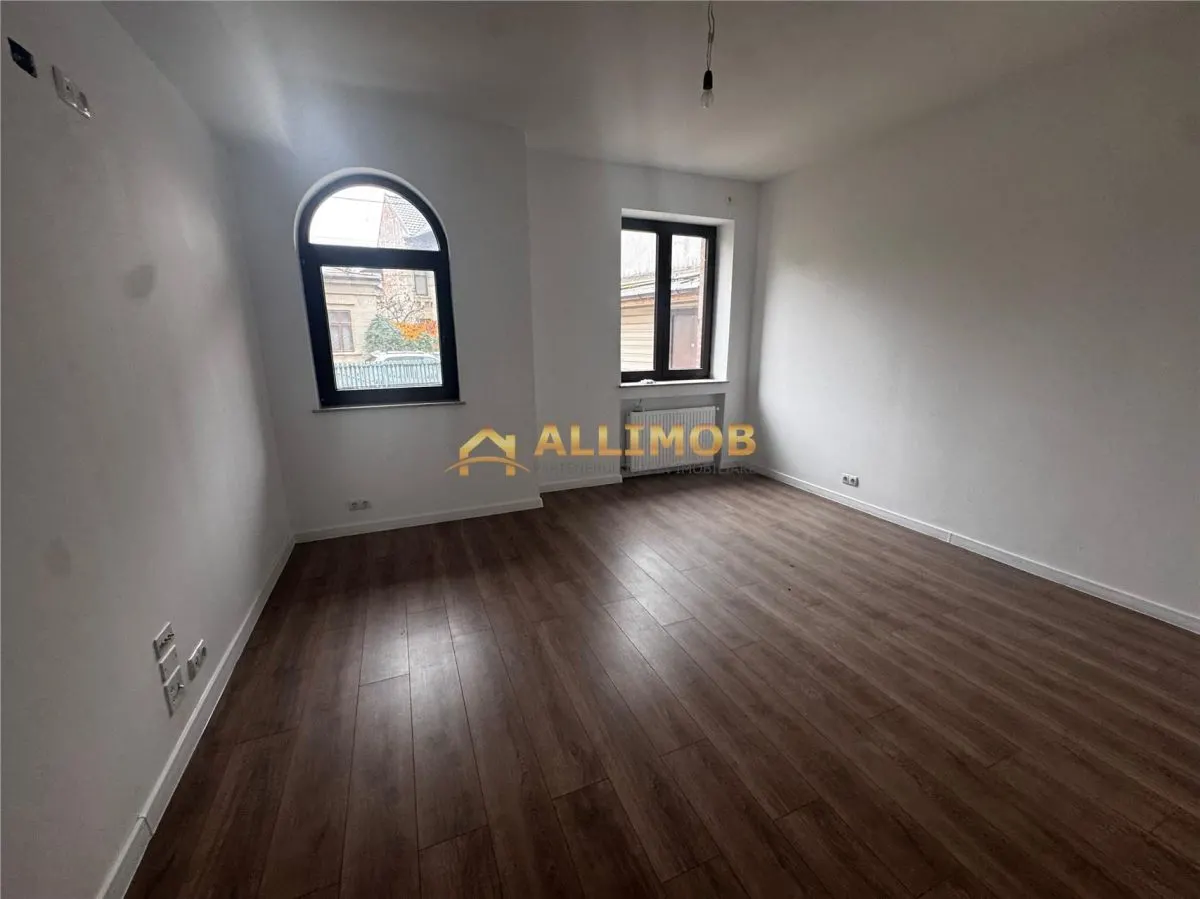 Apartament cu 2 camere, curte 100 mp, garaj si boxa, Zona Bulevardul Independentei Ploiesti. - foto 1