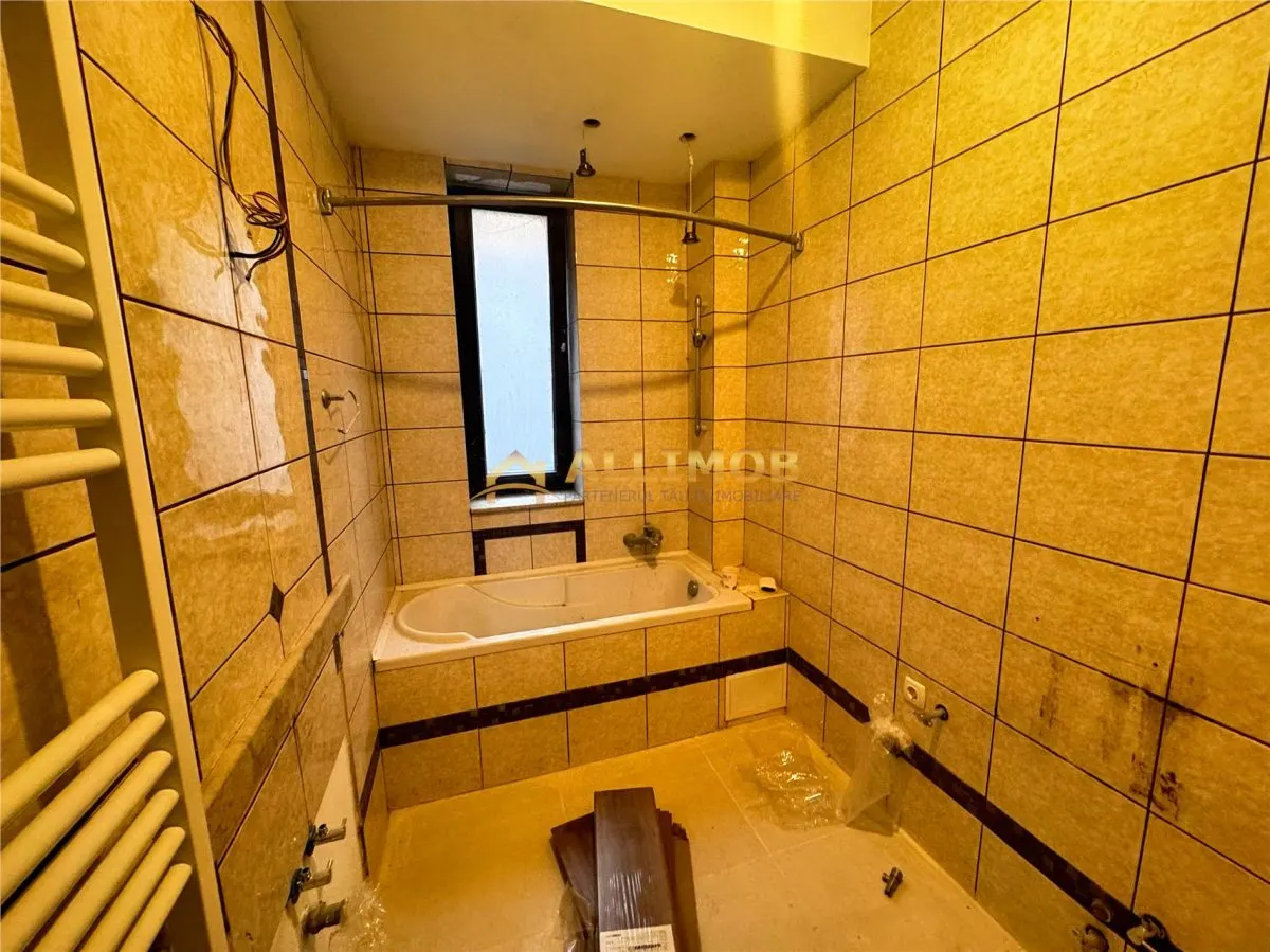 Apartament cu 2 camere, curte 100 mp, garaj si boxa, Zona Bulevardul Independentei Ploiesti. - foto 9