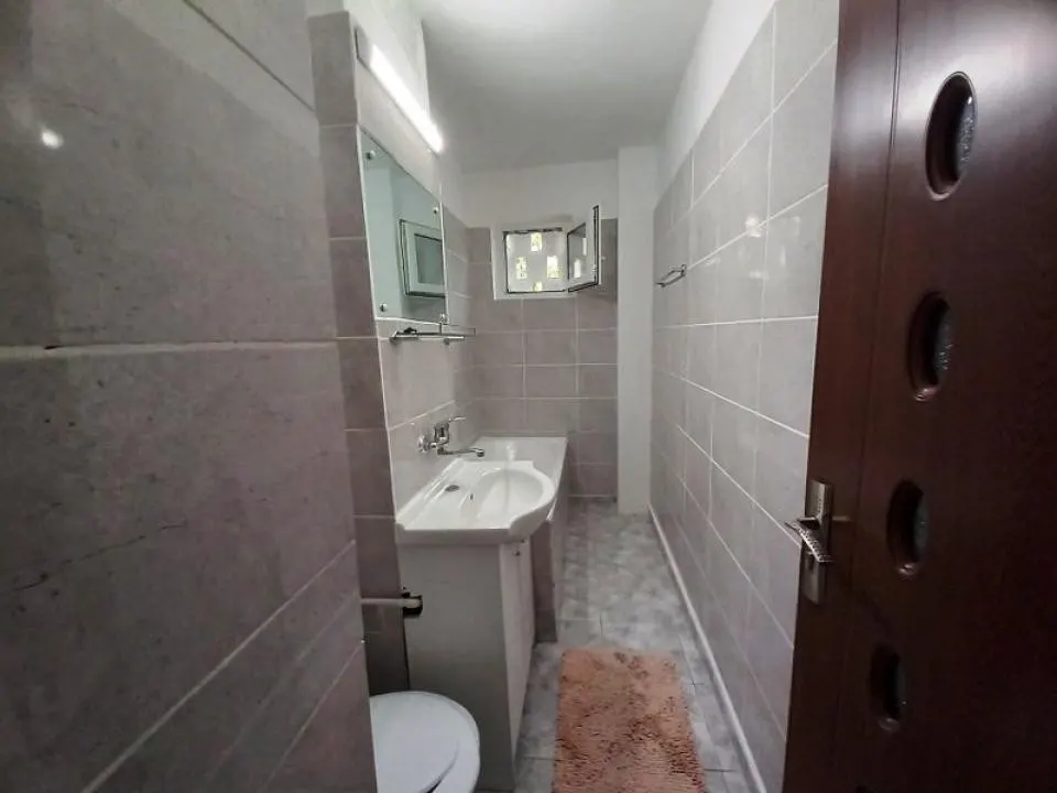 Apartament 2 camere in Ploiesti, zona Penes Curcanu( Penny ) - foto 5