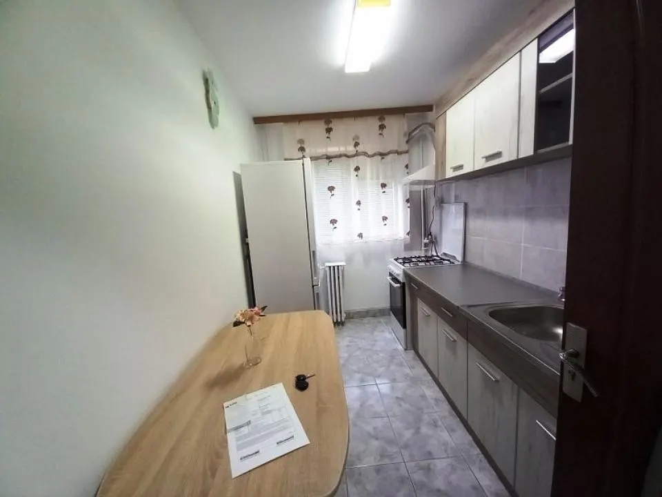 Apartament 2 camere in Ploiesti, zona Penes Curcanu( Penny ) - foto 6