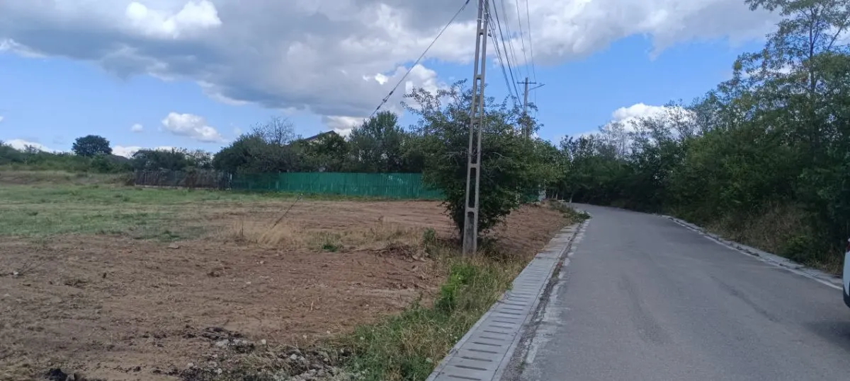 Terenuri cu suprafete intre 500 si 1500 mp in Baicoi, zona Liliesti. - foto 1