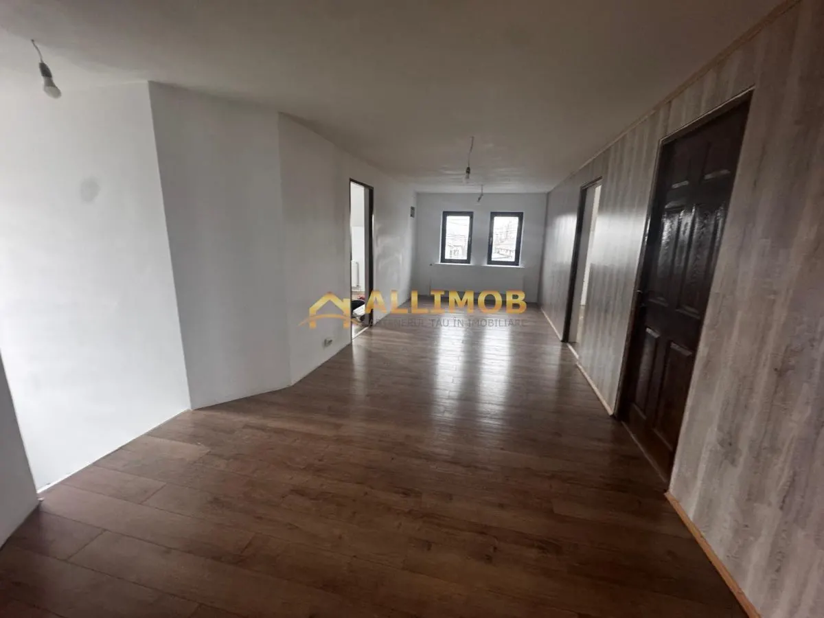 Casa 7 camere in Manesti. - foto 17