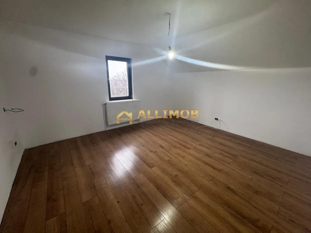 Casa 7 camere in Manesti. - foto 18