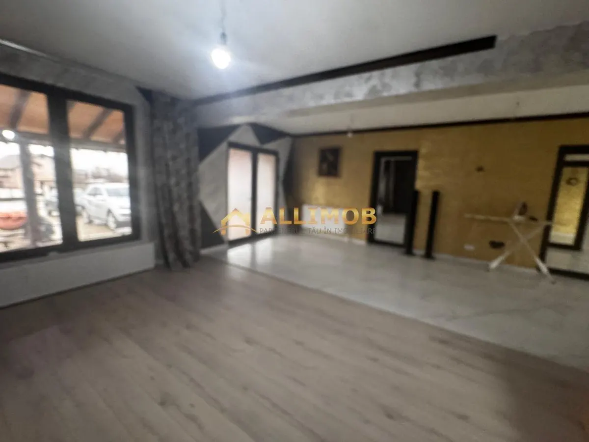 Casa 7 camere in Manesti. - foto 6