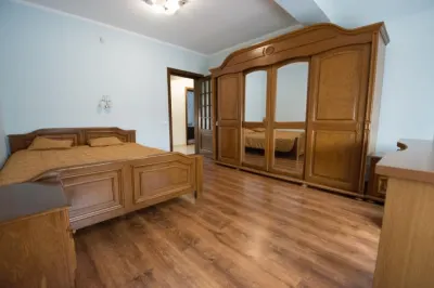 Vila 4 camere  cu piscina in Bucov. - foto 17