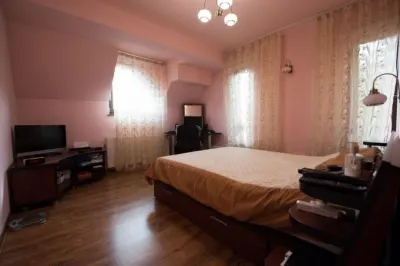 Vila 4 camere  cu piscina in Bucov. - foto 19