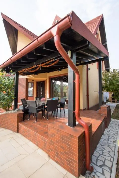 Vila 4 camere  cu piscina in Bucov. - foto 4