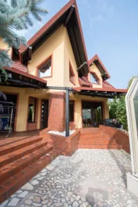 Vila 4 camere  cu piscina in Bucov. - foto 7