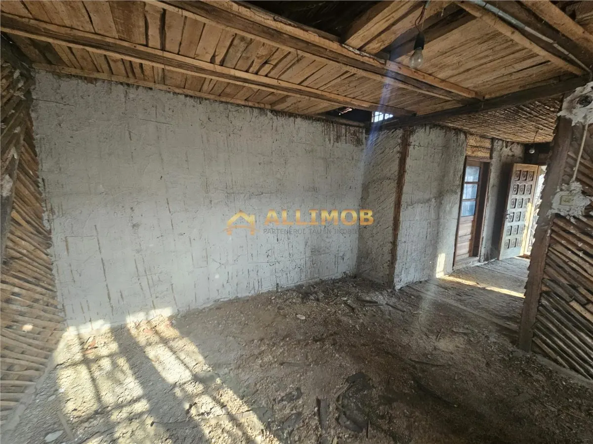 Teren 1000 mp si casa renovabila in Valcanesti . - foto 11