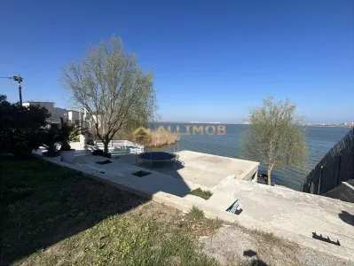 Eleganta la malul lacului- Vila premium cu ponton privat. - foto 22