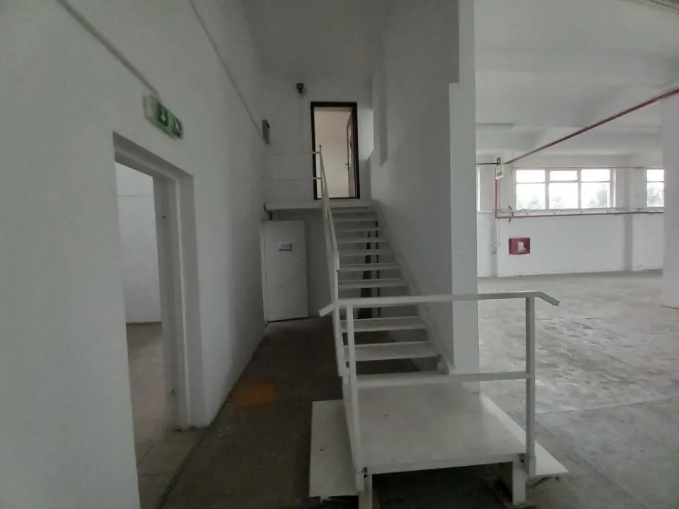 Hala cu suprafata de 2100 mp si spatii de birouri - foto 19