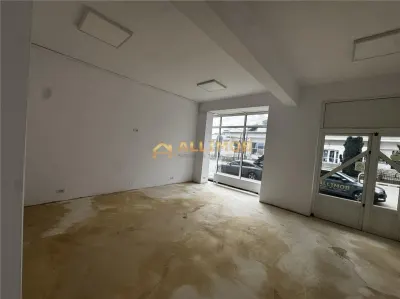 Spatiu comercial de 120 mp in Plopeni, zona cu vad . - foto 12