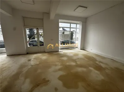 Spatiu comercial de 120 mp in Plopeni, zona cu vad . - foto 6