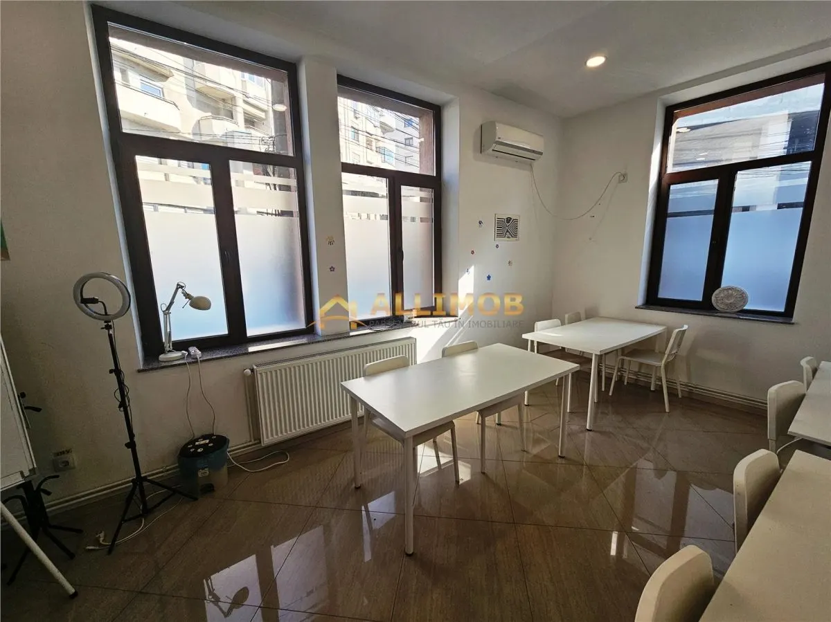 Spatiu birouri/ salon infrumusetare/ cabinete stomatologoice in Ploiesti, zona Ultracentral . - foto 4