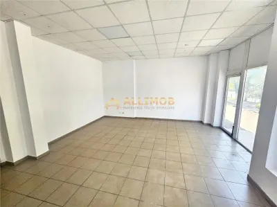 Spatiu comercial de inchiriat â€“ Ploiesti, Strada Cantacuzino | Vitrina 10 ml | Trafic intens | Ideal business premium - foto 2
