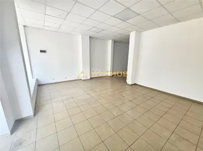 Spatiu comercial de inchiriat â€“ Ploiesti, Strada Cantacuzino | Vitrina 10 ml | Trafic intens | Ideal business premium - foto 6