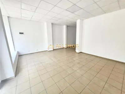 Spatiu comercial de inchiriat â€“ Ploiesti, Strada Cantacuzino | Vitrina 10 ml | Trafic intens | Ideal business premium - foto 7