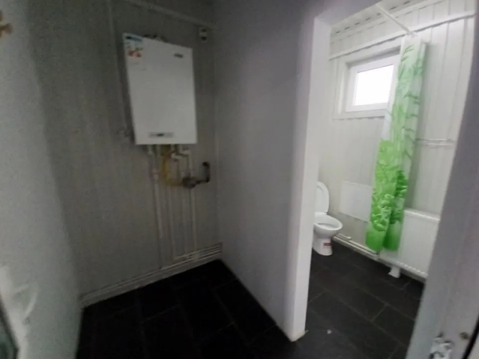 Hala  in Ploiesti, zona Sud. - foto 11