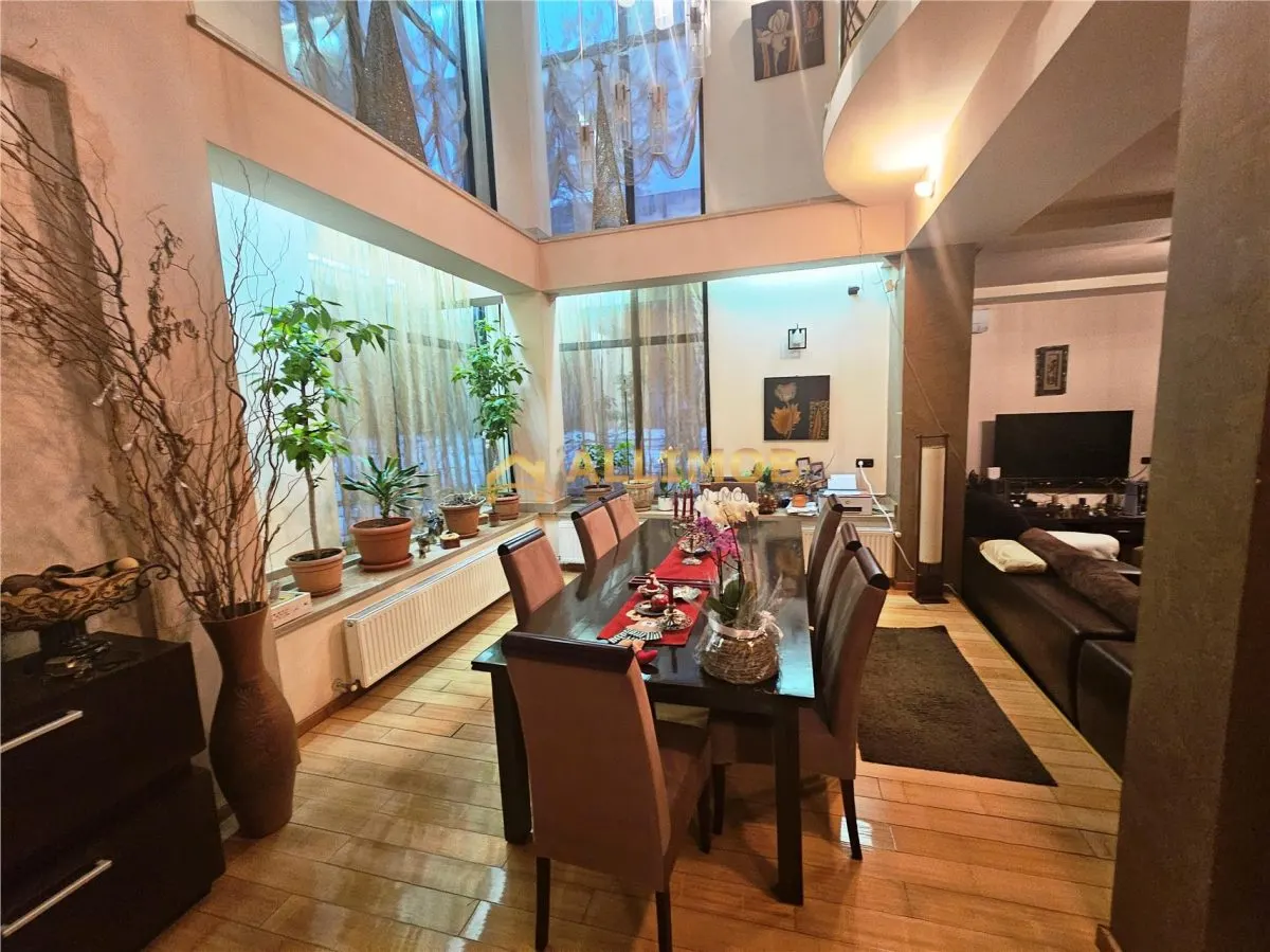 Vilă reprezentativă â€“ ideală pentru clinică, birouri sau grădiniță | Zona Albert - foto 1