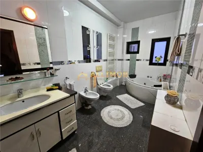 Vilă reprezentativă â€“ ideală pentru clinică, birouri sau grădiniță | Zona Albert - foto 16