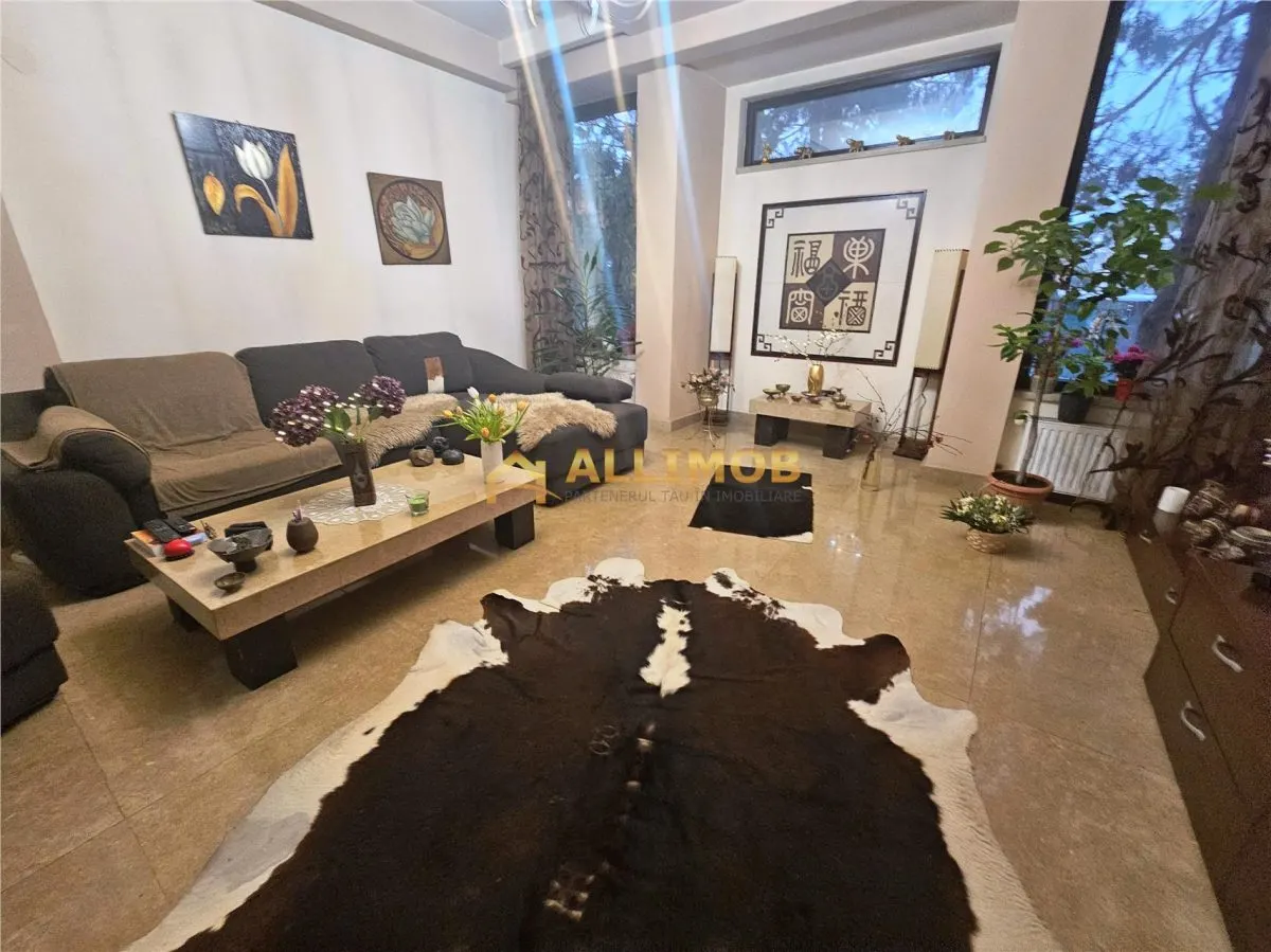 Vilă reprezentativă â€“ ideală pentru clinică, birouri sau grădiniță | Zona Albert - foto 3