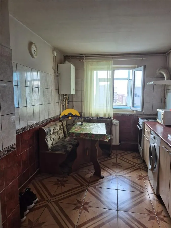 Oferta de neratat! 3 camere cu centrala proprie -bloc 1985 - foto 1