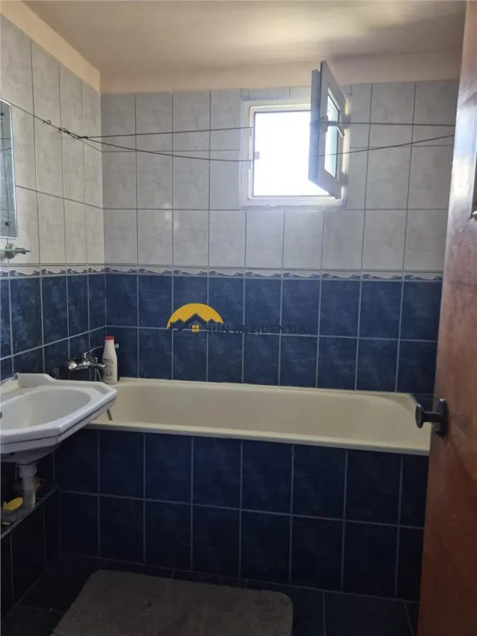 Oferta de neratat! 3 camere cu centrala proprie -bloc 1985 - foto 5