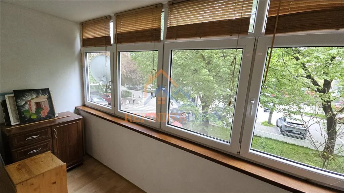 3 camere Brancoveanu etaj 1, decomandat - foto 2