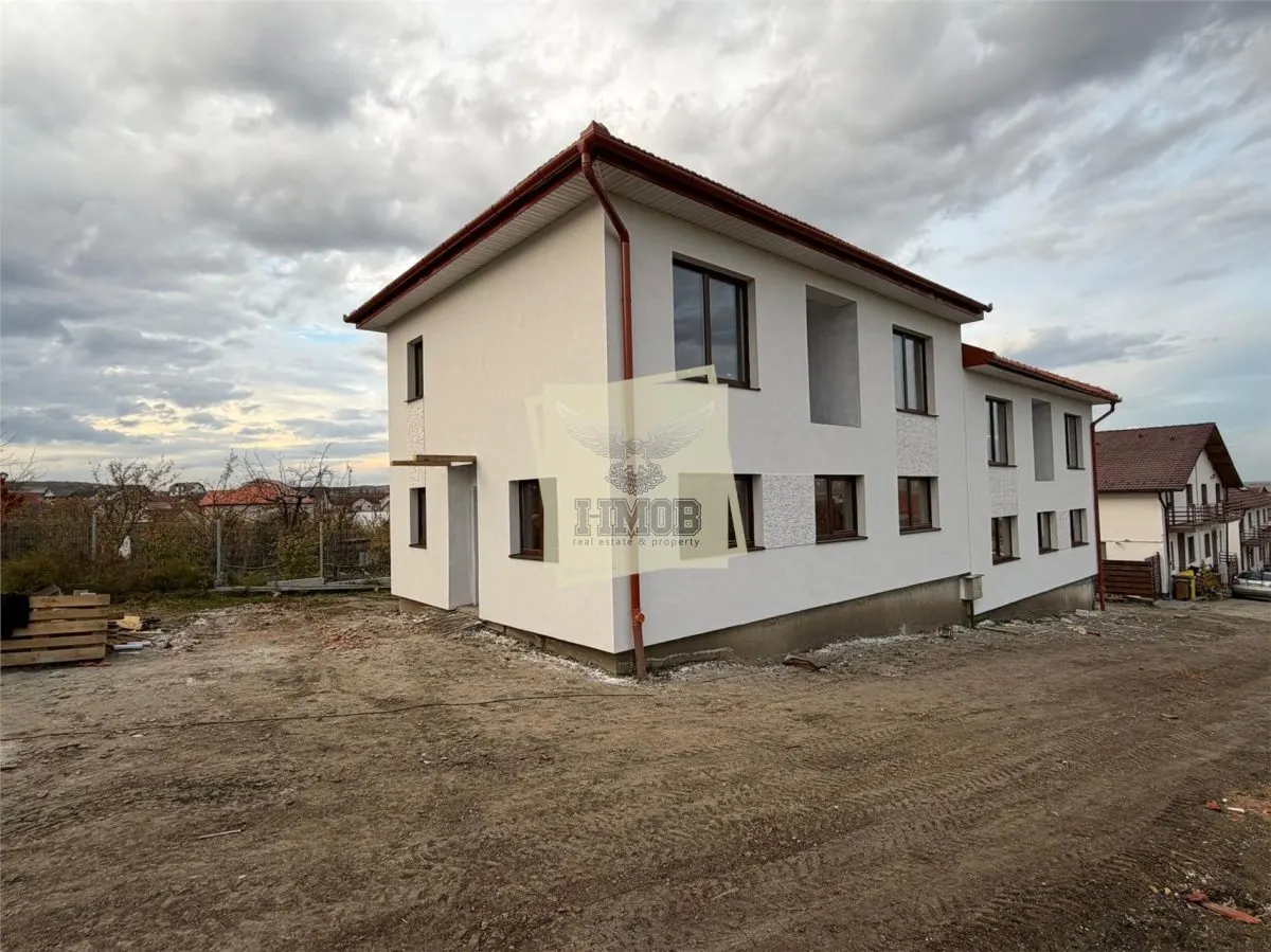 Casa duplex 120 mp utili cu teren 220 mp la 10 minute de Sibiu - foto 1
