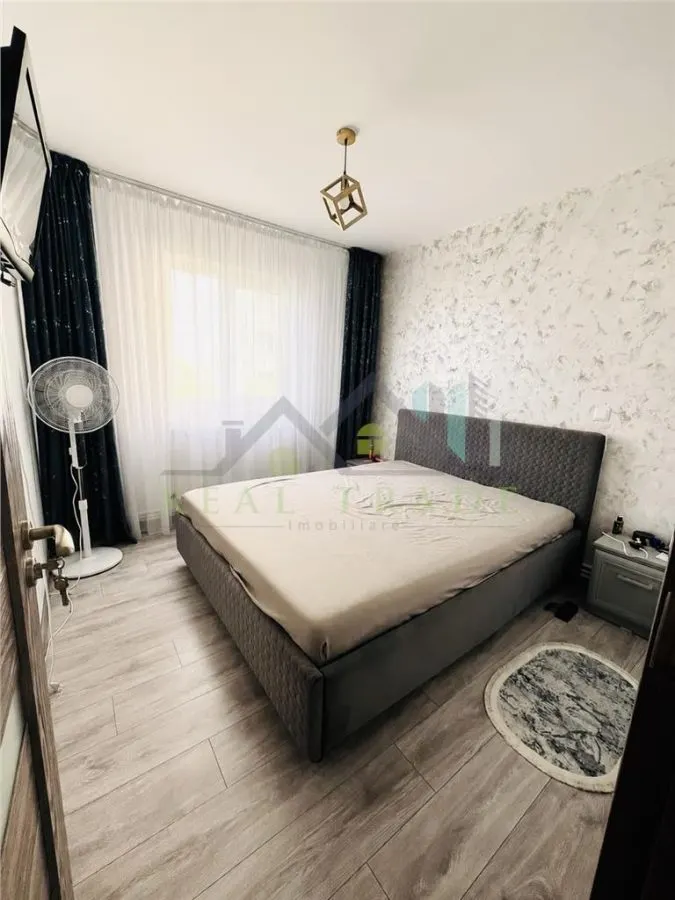 Apartament 2 camere renovat, mobilat,  etaj intermediar zona Grivitei - foto 1