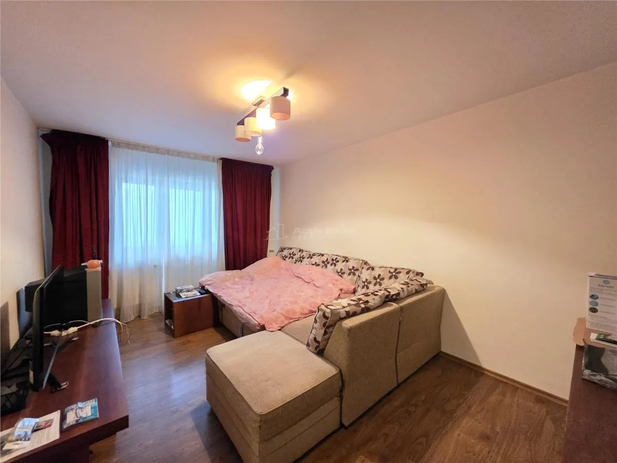 4 camere - centrala termica  -  parcare - Crangasi - foto 3