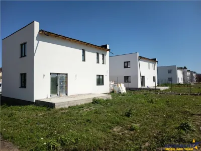 Imobil aparte, arhitectura deosebita, conditii avantajoase, Sanpetru - foto 19