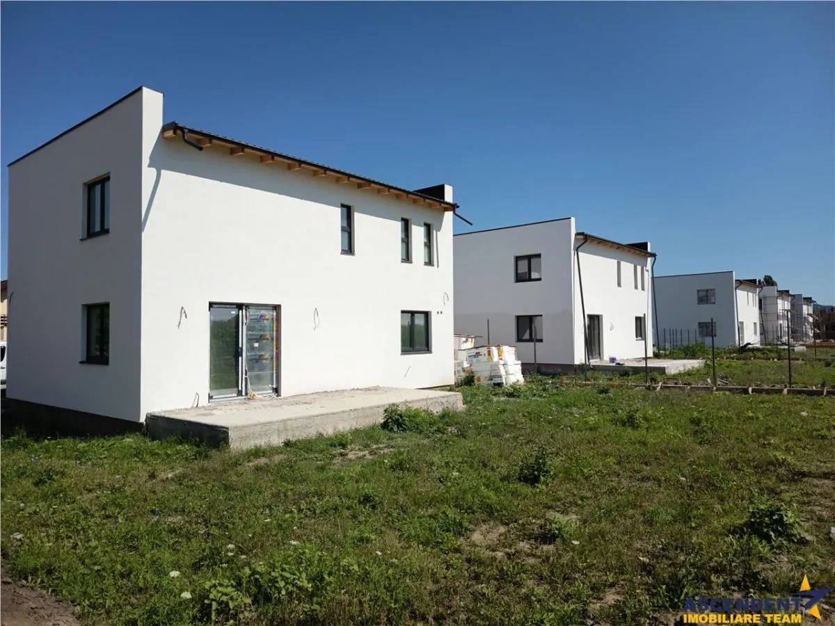 Imobil aparte, arhitectura deosebita, conditii avantajoase, Sanpetru - foto 19