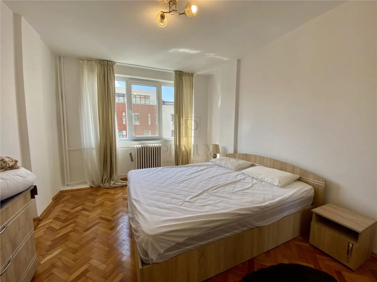 ULTRACENTRAL - 2 CAMERE - LIFT - RENOVAT - foto 1