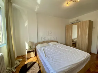 ULTRACENTRAL - 2 CAMERE - LIFT - RENOVAT - foto 3