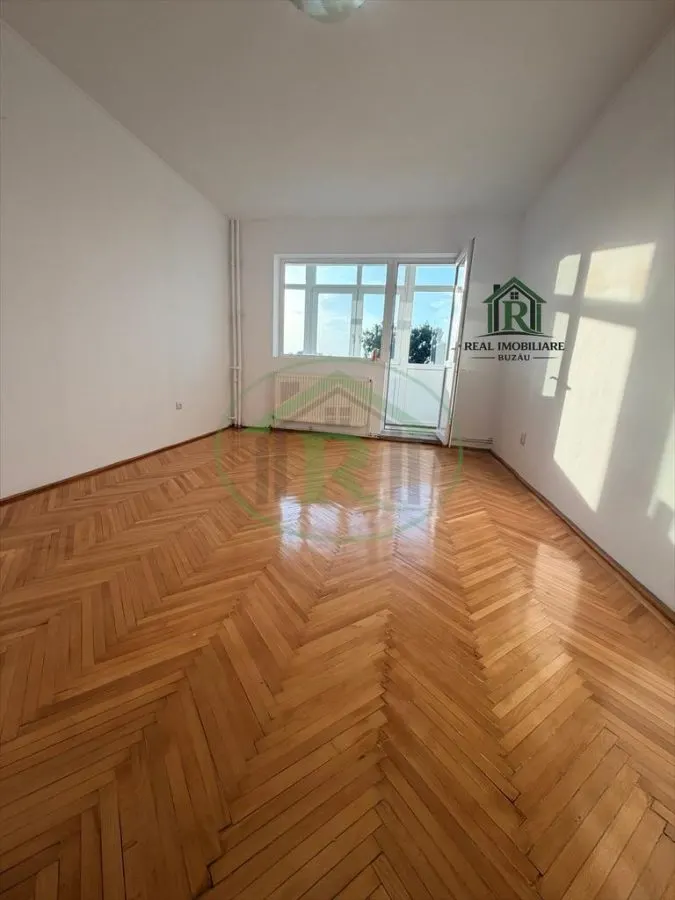 Apartament 3 camere, decomandat, disponibil imediat ! - foto 4