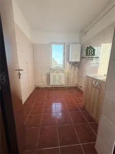 Apartament 3 camere, decomandat, disponibil imediat ! - foto 6