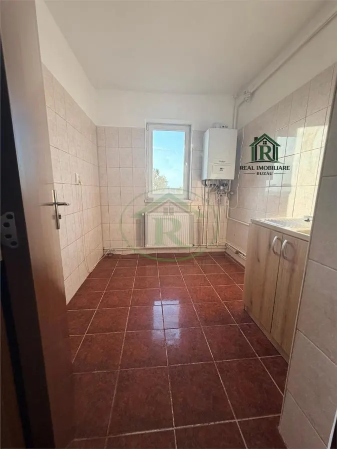 Apartament 3 camere, decomandat, disponibil imediat ! - foto 6