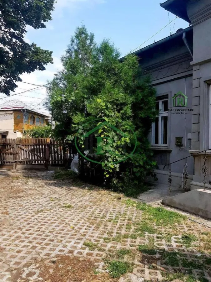 Casa si teren zona centrala - pretabil activitati comerciale !! - foto 2